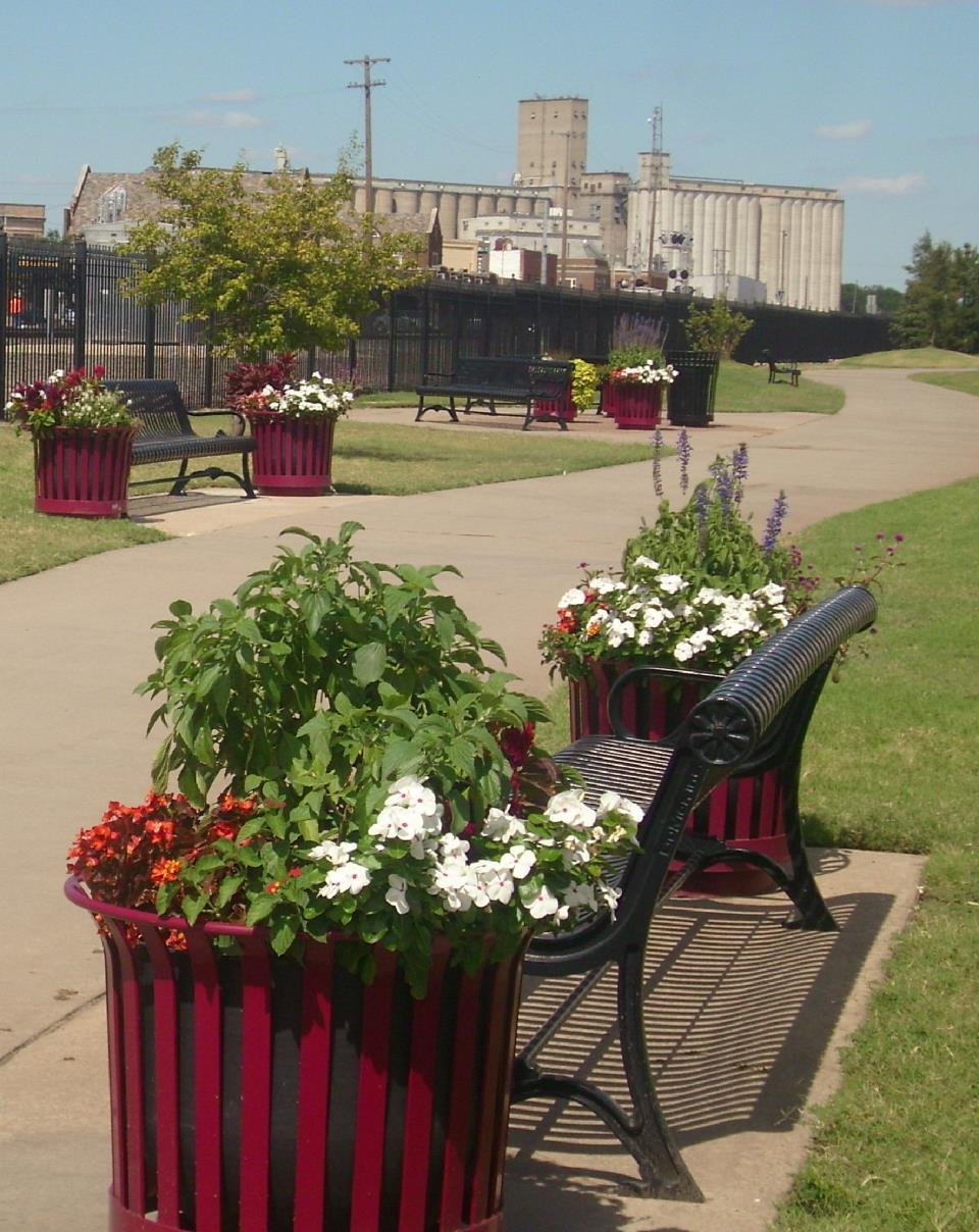 Railroad Park bench flowers